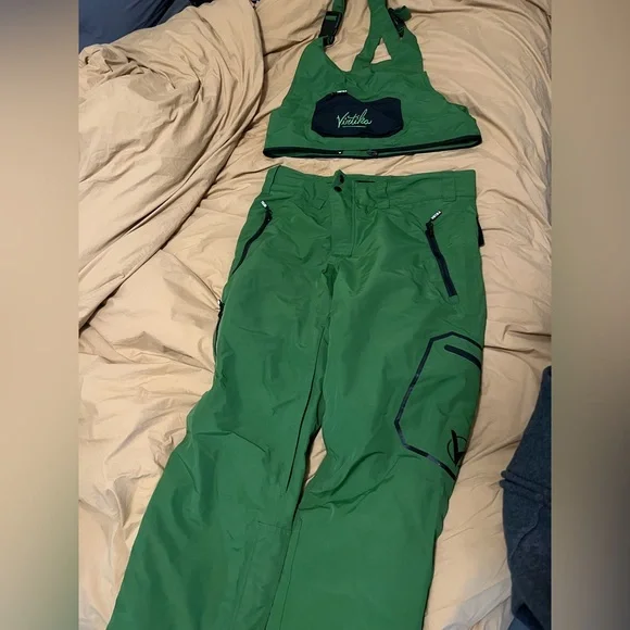Virtika Snoboard pants w/bib